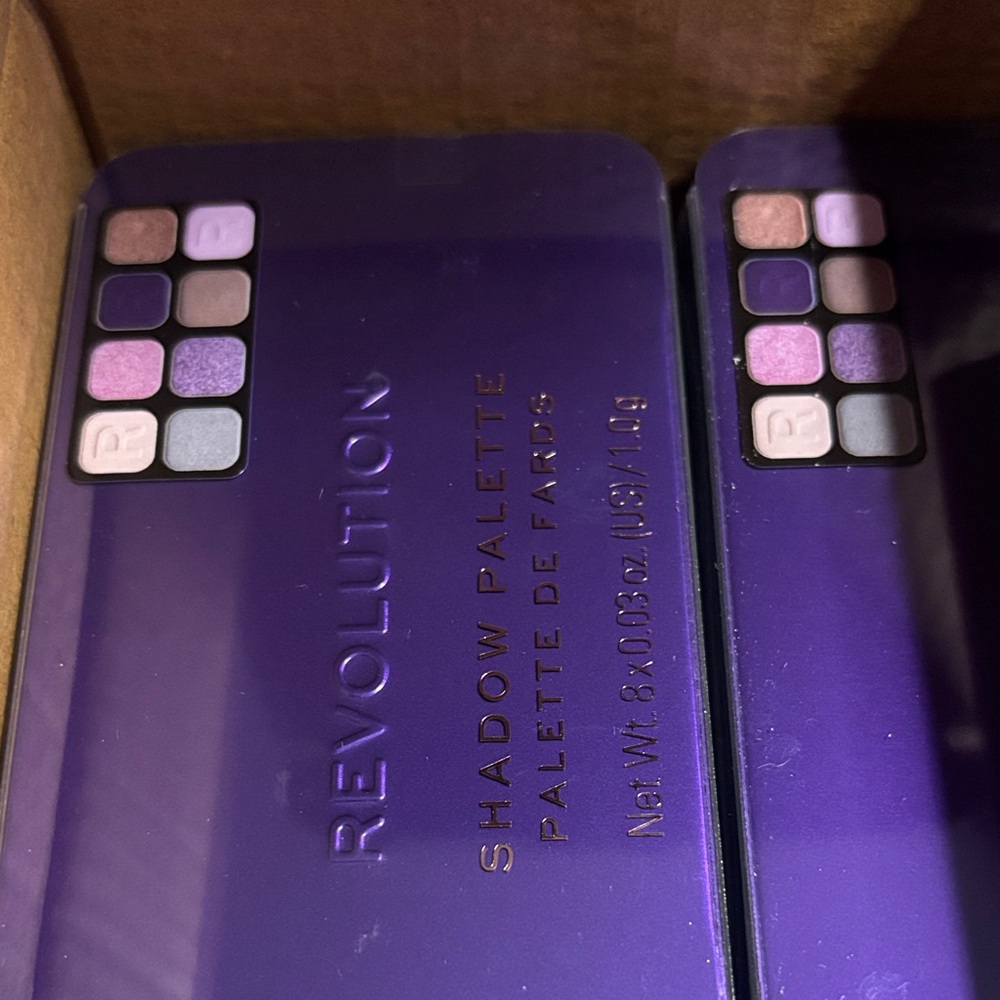 Bulk/Wholesale 11 pcs SEALED Revolution Purple and Pink Eyeshadow Palette - Picture 3 of 4